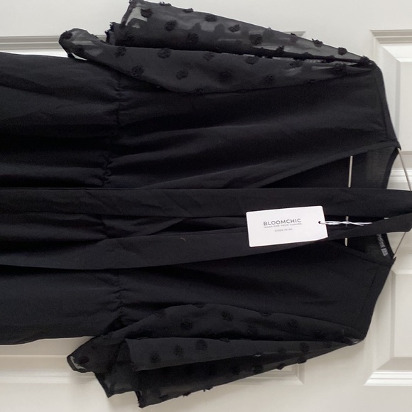 Bloomchic Short-sleeved Jumpsuit - Picture 4 of 4